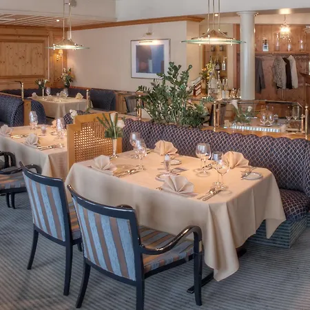 Ambassador Bosten Hotel 4*